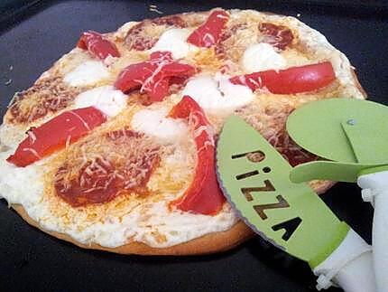 recette Pizza blanche au chorizo et poivrons