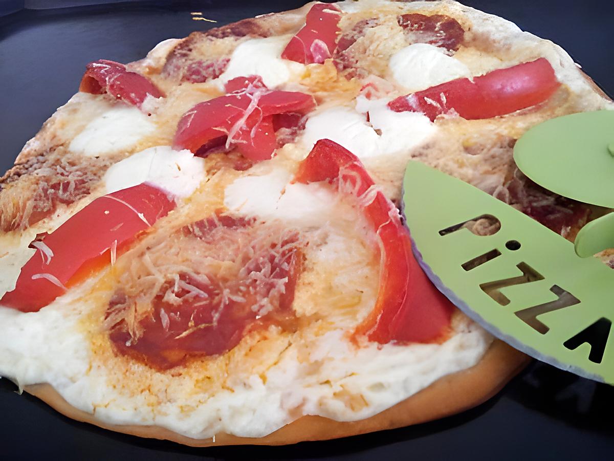 recette Pizza blanche au chorizo et poivrons
