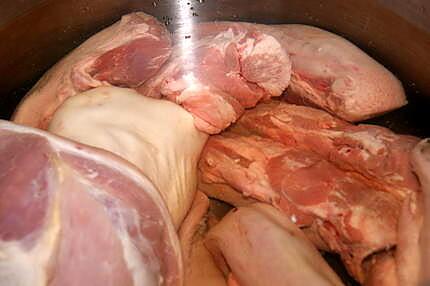 recette Bouillon de langue (porc ou boeuf) 4 en 1 : Episode 1 : le bouillon par lui même...
