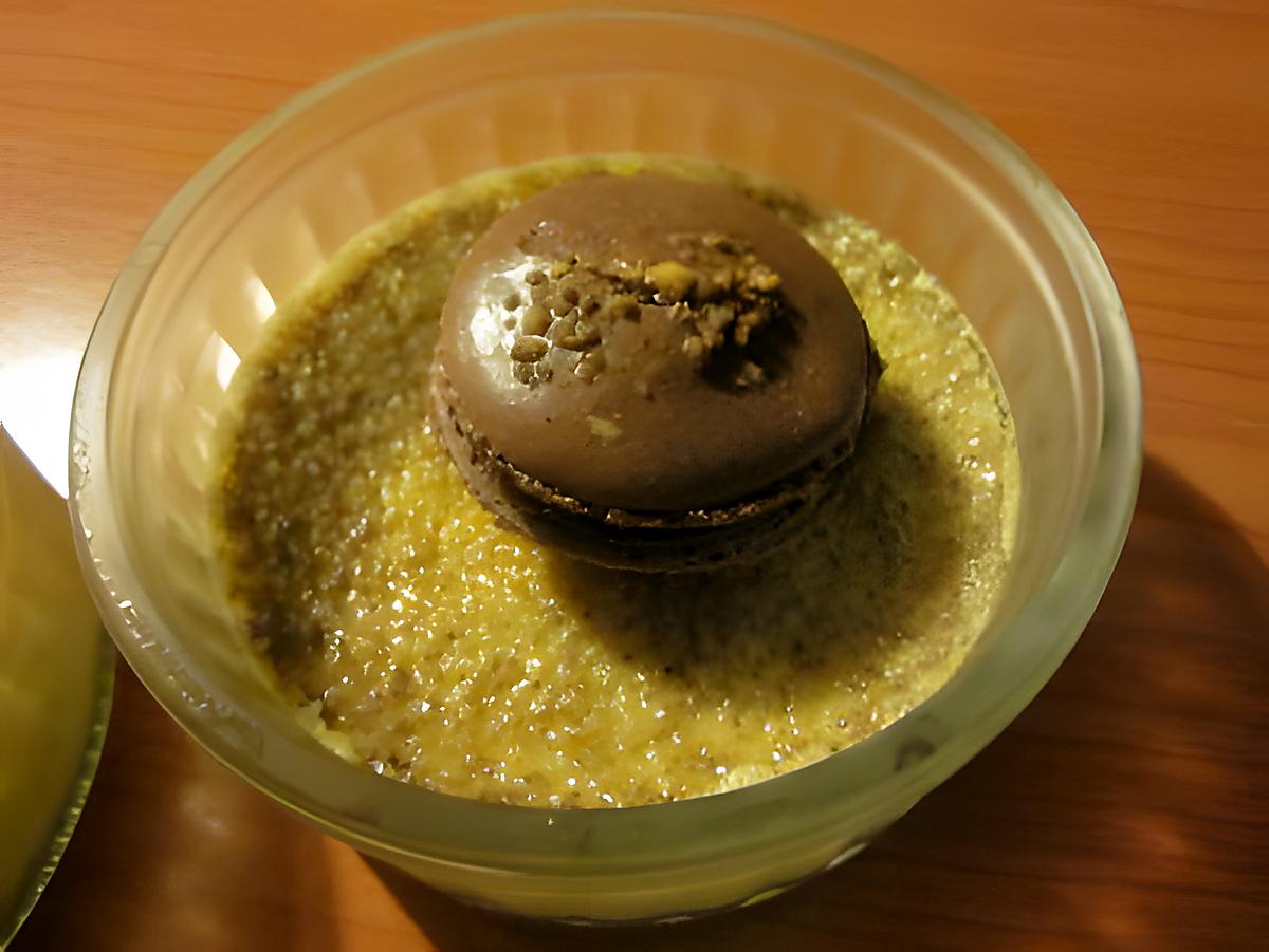 recette CREME BRULEE ET MACARONS AU CHOCOLAT PRALINE (ou comment utiliser les jaunes d oeufs)