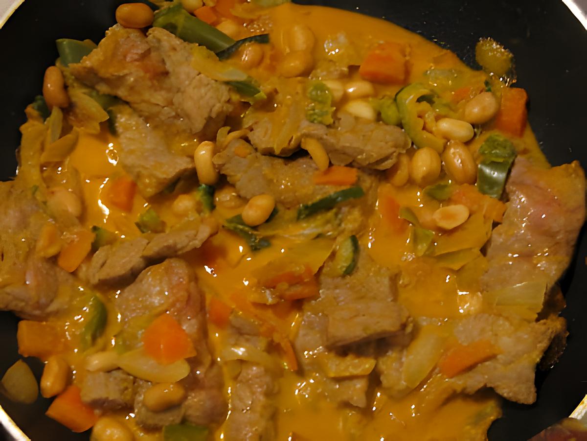 recette Boeuf au curry rouge et cacahuètes
