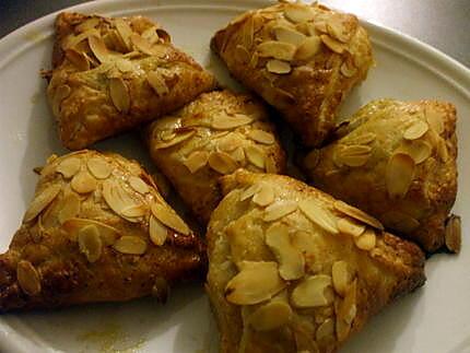 recette Triangles feuilletés aux pommes caramélisées....à la " Kapi"...