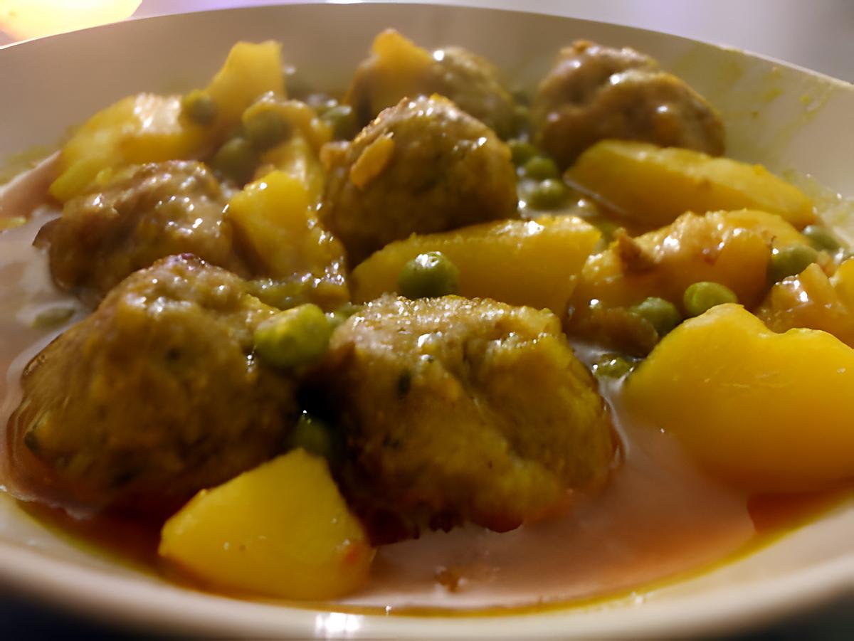 recette " Guisado de albondigas...." Râgout de p.d.terre..P.Pois et boulettes de viande...