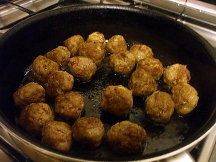 recette " Guisado de albondigas...." Râgout de p.d.terre..P.Pois et boulettes de viande...