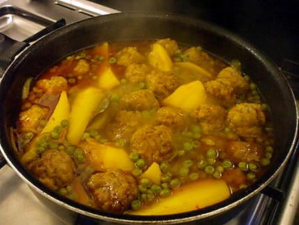 recette " Guisado de albondigas...." Râgout de p.d.terre..P.Pois et boulettes de viande...