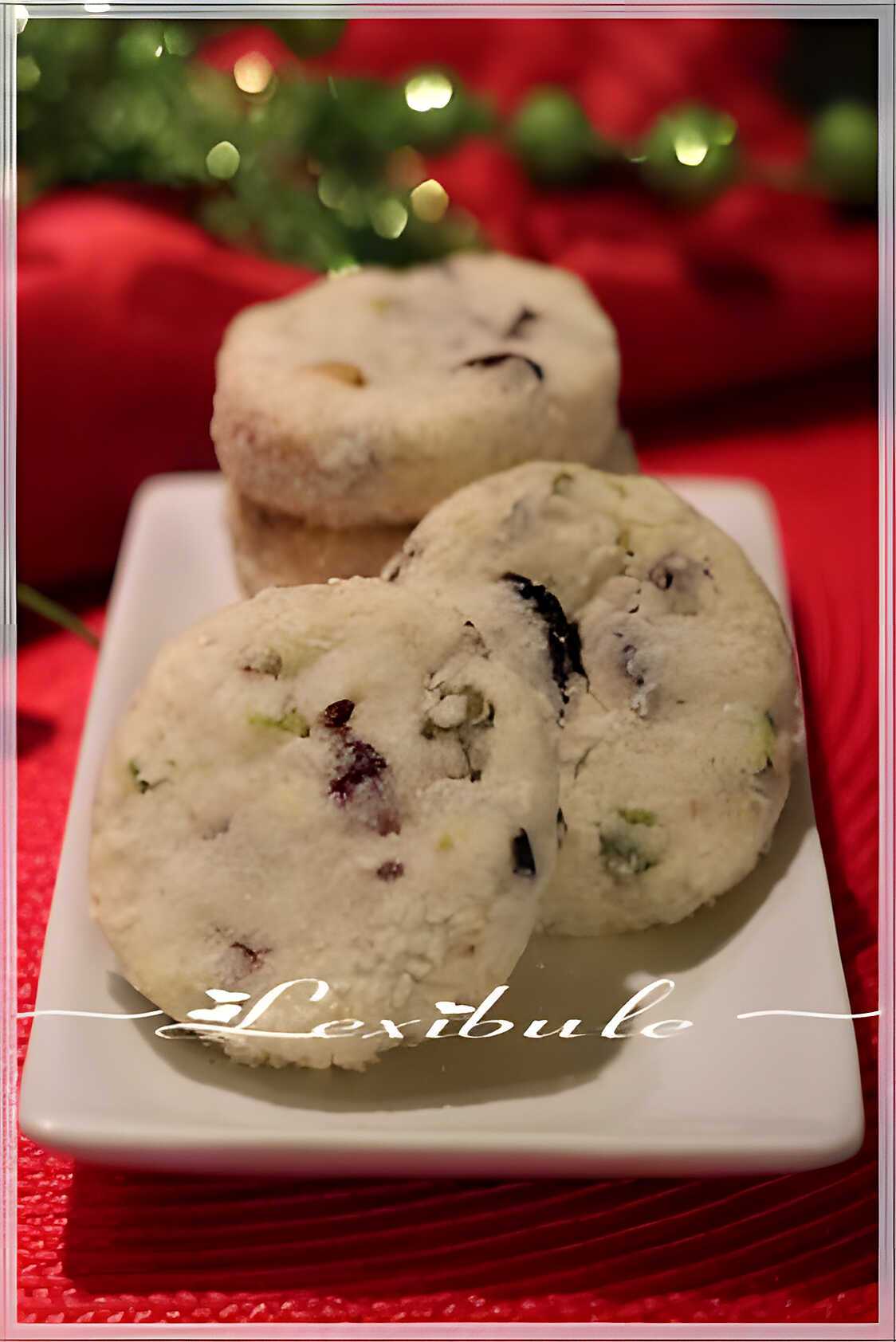 Biscuits à la noix de coco, aux canneberges et aux pistaches