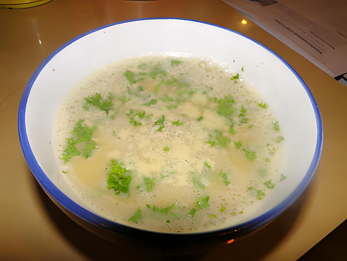 recette Aïgo bouïdo (soupe provençale à l'ail)