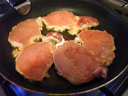 recette " Côtes de porc... caramélisées .. au miel et sa purée maison...."  Un vrai délice....