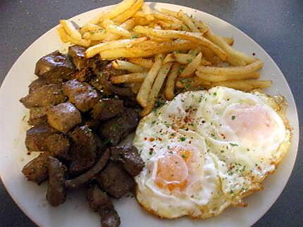 recette " Plato combinado N° 9 " Trio de Foie d'agneau. mariné ..Oeufs frits et pommes allumettes...." Pour femmes pressées...