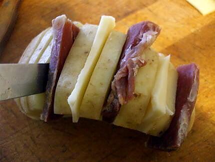 recette "Libritos de Papas con jamon curado y queso...(P.D.Terre au four garnies de fromage et jambon cru....)