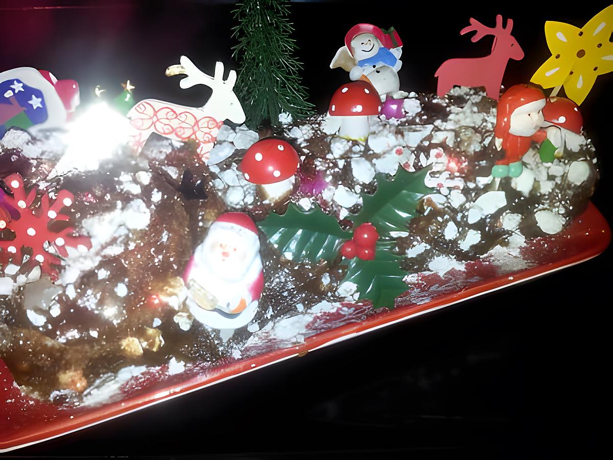 recette Bûche de Noel au chocolat tolberone enneigés de meringues