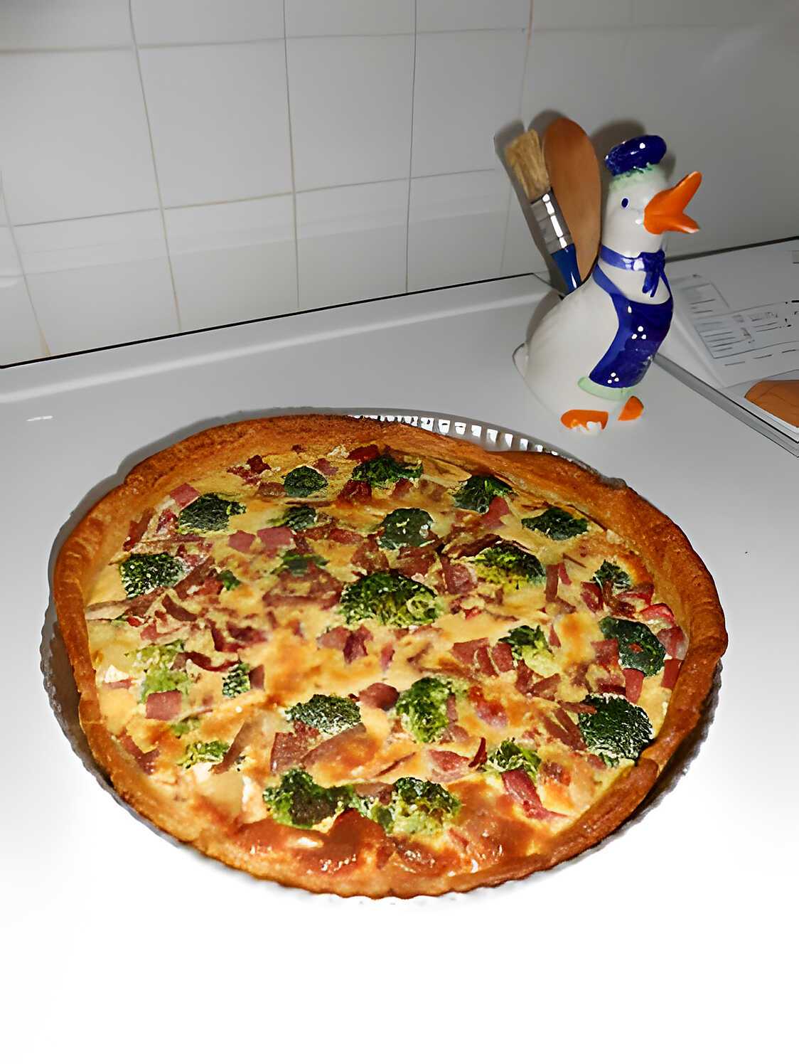 Quiche au camembert, au brocoli et bacon.