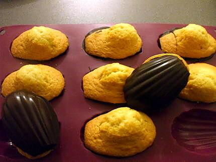 recette Madeleines pures beurre en coque de chocolat noir....