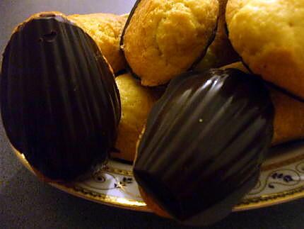 recette Madeleines pures beurre en coque de chocolat noir....