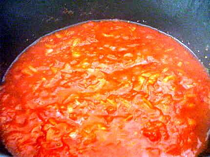 recette " Spaguettis sauce tomates.... courgettes... au bon goût d'origan..."