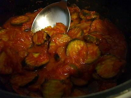 recette " Spaguettis sauce tomates.... courgettes... au bon goût d'origan..."
