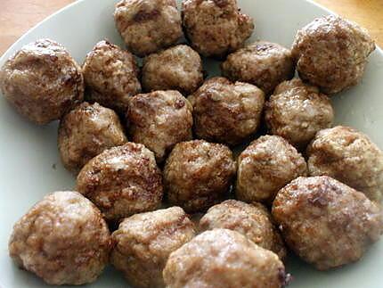 recette "Albondigas salsa de Azafran....con Patatas..."..( Boulettes de viande .... à la crème  et P.D.Terre sautées....)