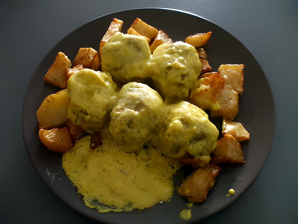 recette "Albondigas salsa de Azafran....con Patatas..."..( Boulettes de viande .... à la crème  et P.D.Terre sautées....)