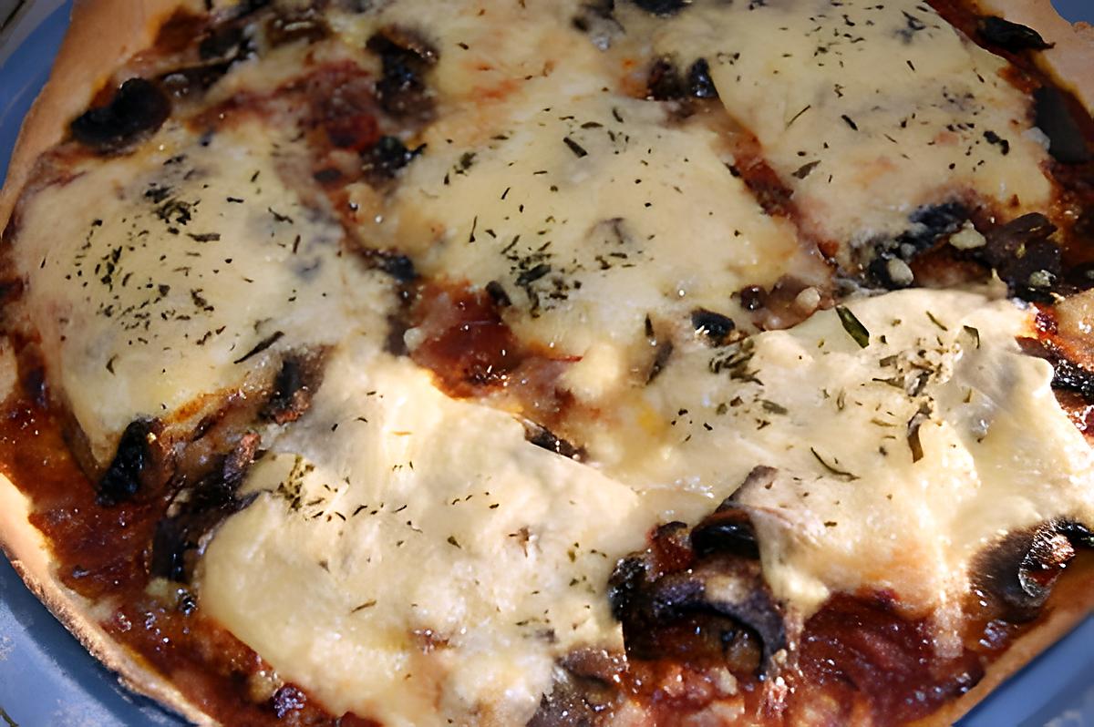 recette La pizza  "mamyloula"