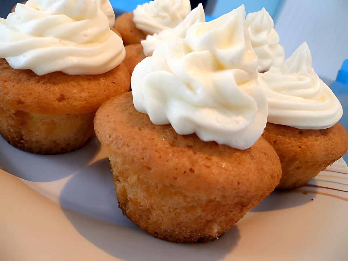 recette Cupcake « LE basique vanille » - glaçage vanille