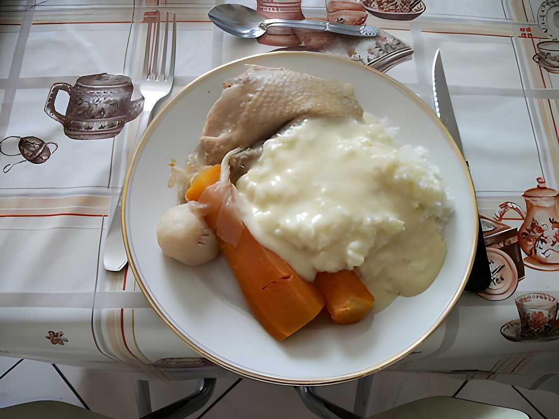 Recette de Poule au pot et sauce ivoire