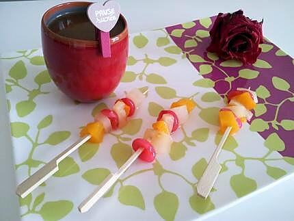 recette Pause sucré valentin improviser (fondue au nutella et ses brochettes de fruits )