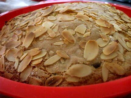 recette " Gâteau pépites de chocolat...amandes...garni de Nutella et Chantilly...."