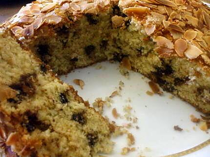 recette " Gâteau pépites de chocolat...amandes...garni de Nutella et Chantilly...."