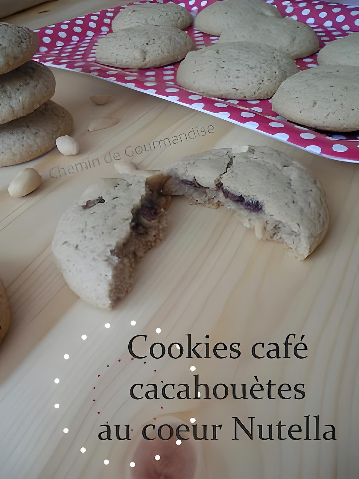 recette Petits cookies café, cacahouètes au coeur nutella