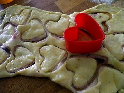 recette " Friands en coeurs faits avec restes de pâte de la pizza express au thon...)