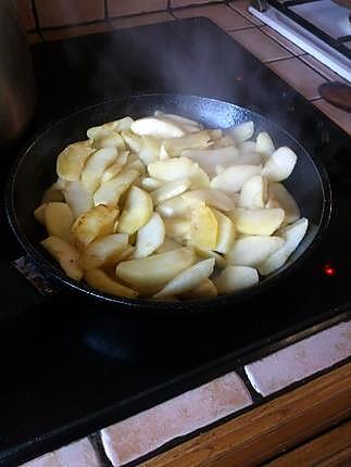 recette Clafoutis aux pommes, sucre roux et beurre salé