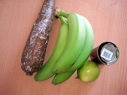 recette Ragoût de banane vertes et manioc, avec de la viande au sauce tomate..
