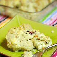 recette Chou fleur gratiné au camembert, raisins blonds et pignons