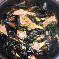 recette COZZE  E  SALMONE  ALLA CREMA