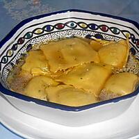 recette RAVIOLI  DI  CARNE  IN BRODO (RAVIOLI AU BOUILLON  DE  VIANDE)