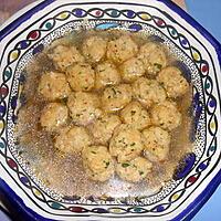 recette POLPETTINE  DI   PANE  IN  BRODO (boulettes de pain au bouillon)