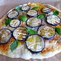 recette Pizza aux aubergines, gorgonzola, mozzarella et parmesan