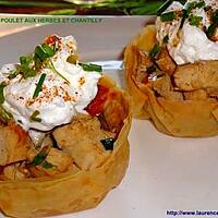 recette PASTILLA DE POULET AUX HERBES ET CHANTILLY