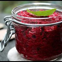 recette ** Pesto de betterave crue parfumé aux noisettes et au basilic  **