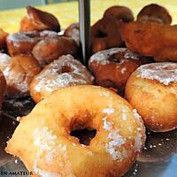 recette Donuts natures et donuts à la confiture de fraises