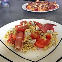 recette Ma salade plaisir Pasta pesto, tomate, gorgonzola et jambon forêt noire