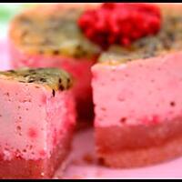 recette ** Mini cheese-cake léger rose & vert: biscuits roses de Reims, pralines roses et miroir de kiwi **