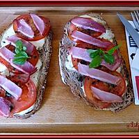 recette Tartines à la mozzarella, tomate et bacon