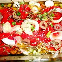 recette Poivrons rouges marinés aux oignons nouveaux et olives