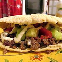 recette Pita burger a la salade de concombre tomate