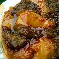 recette Tatin aux poires et compotée de rhubarbe sur un lit de caramel au lait