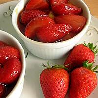 recette Crèmes au chocolat blanc et aux fraises caramélisées