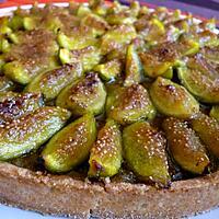 recette Tarte crème de noisettes, compote de figues et figues fraiches