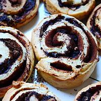 recette Rolls d 'Emilie  au cacao et morceaux de poire