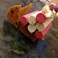 recette Bûche en nougatine avec ses mousses framboise et vanille